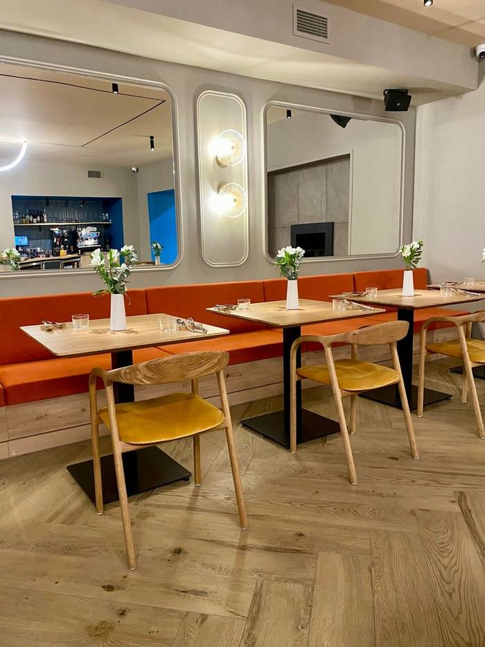 Bistro & bar At 8/10