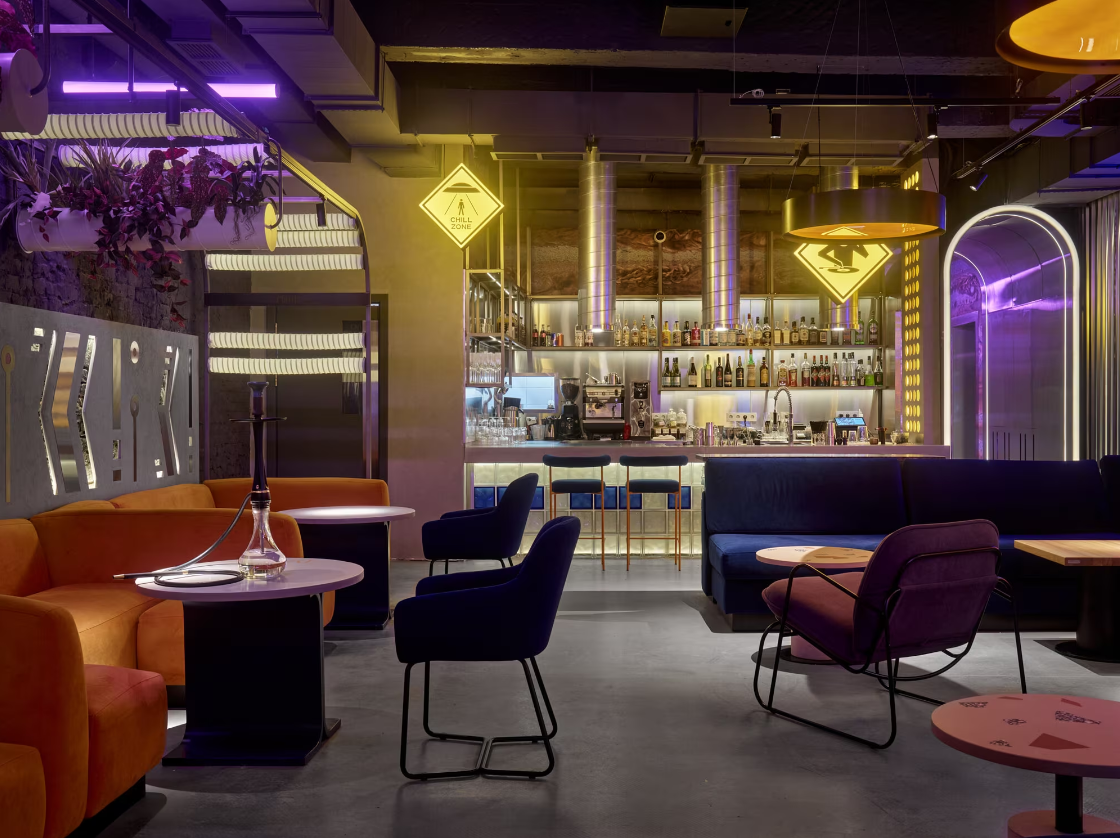 Mid Lounge & Gastro Bar